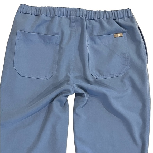 Figs • Pisco / Leon Ceil Blue Scrub Set - S Short - Picture 12 of 16